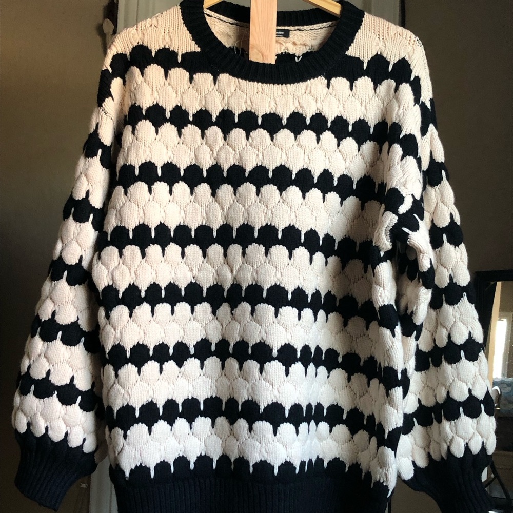 Chic Black and White Women's Crew Neck Sweater
